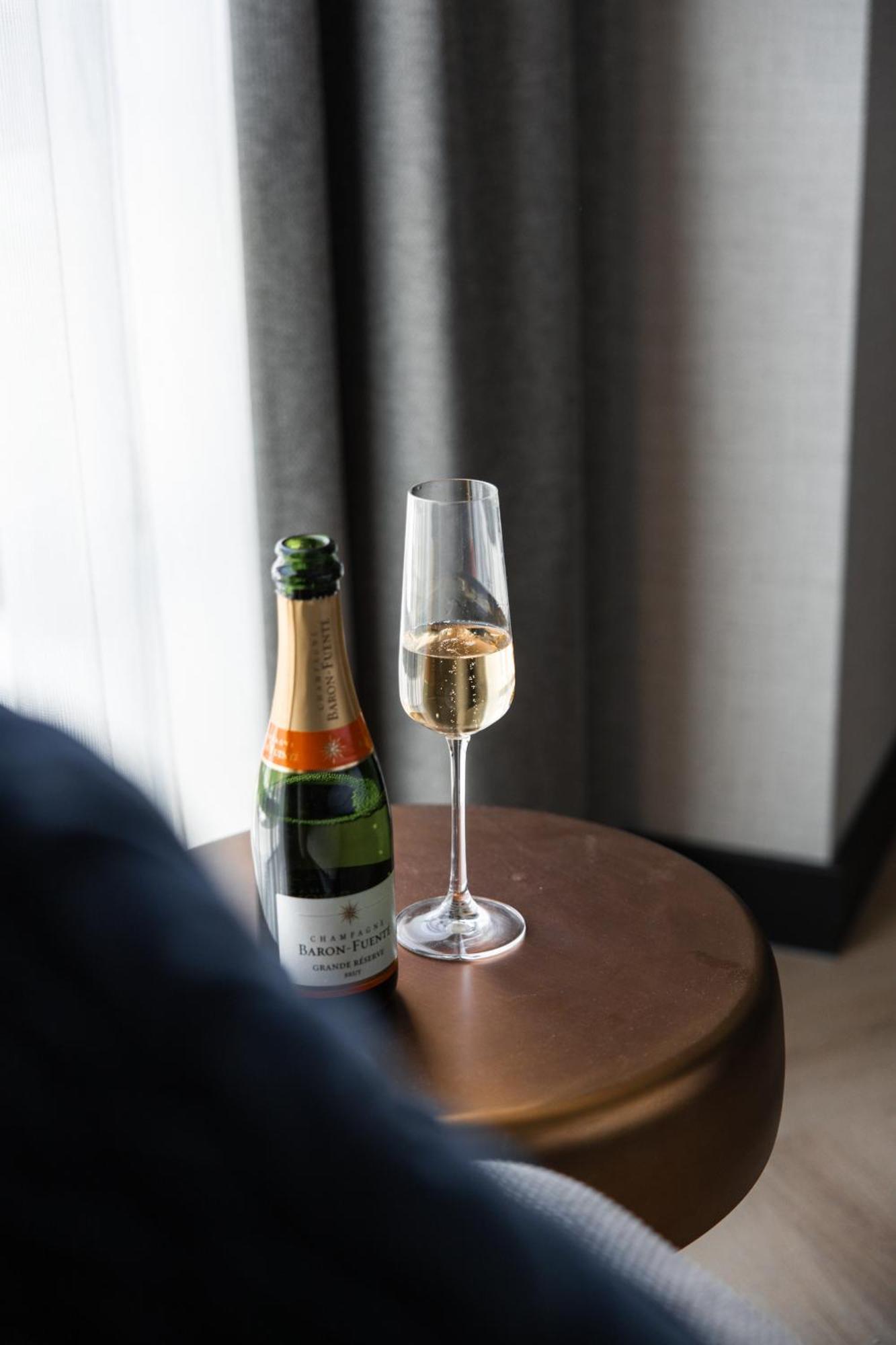 Hotel Twenty-Three Amsterdam Airport هوفدوربْ المظهر الخارجي الصورة